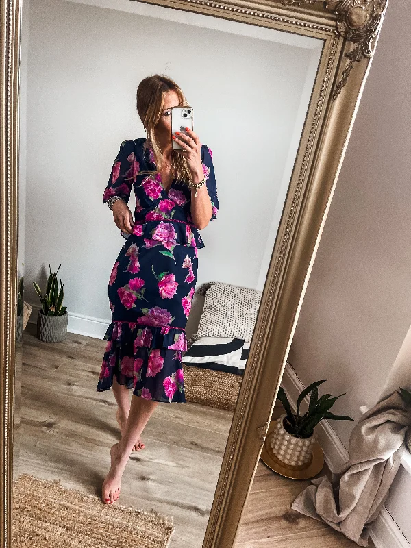 Savings Event Hope & Ivy Amore Peplum Waist Midi Dress PREMIUM BRAND