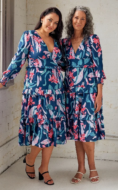 Don't Miss Macie Dress - Navy Floral